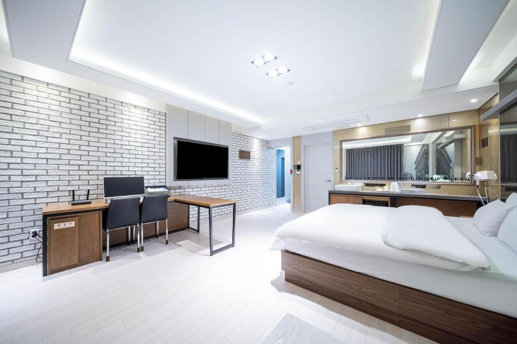 Pohang Hotel View Buitenkant foto